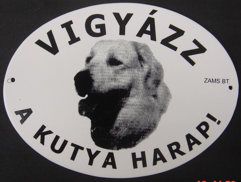 Kutya Harap Tábla Ovális Műanyag